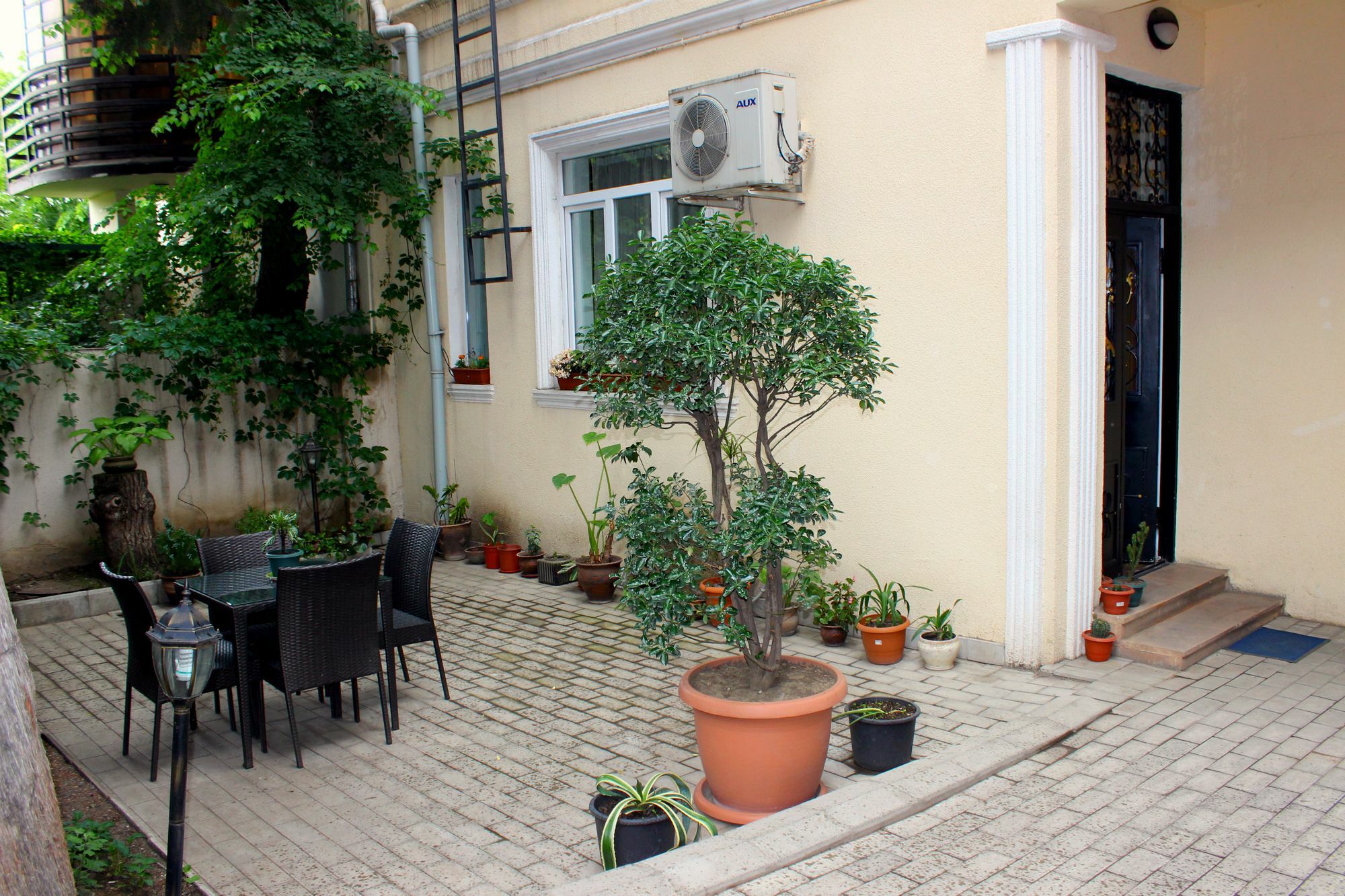 Hotel Darchi Tiflis Exterior foto